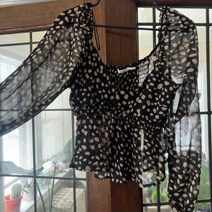 Mi Ami (Francesca’s) Cute Women’s Blouse (L) Polka Dots